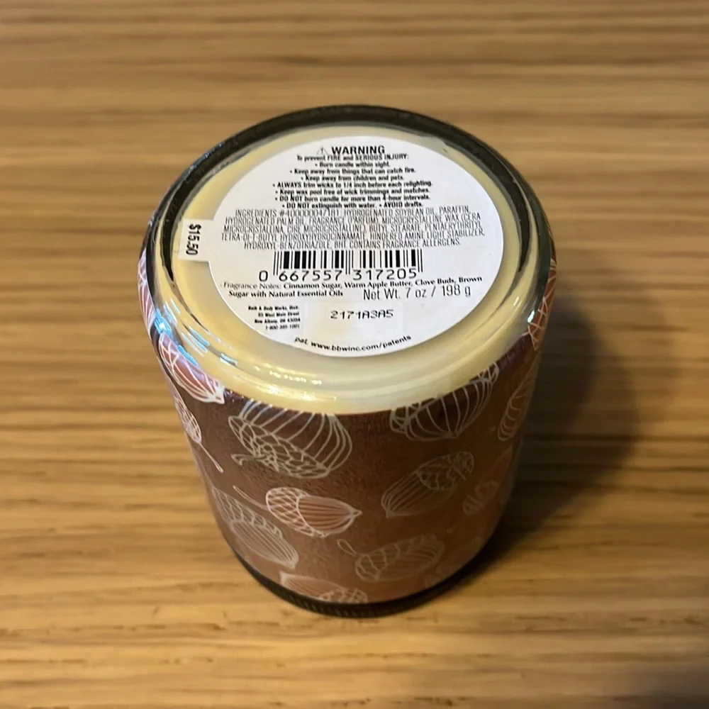Bath & Body Works Single Wick Candle. Welcome Home.
